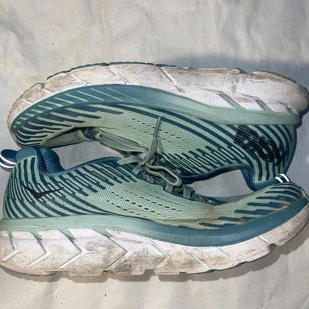 Size 9.5 -‎ Hoka One One Clifton 5 Green - 1093756-GSCN